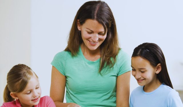 Six Naturally Safe Methods to Brighten Your Child’s Smile (featured image)